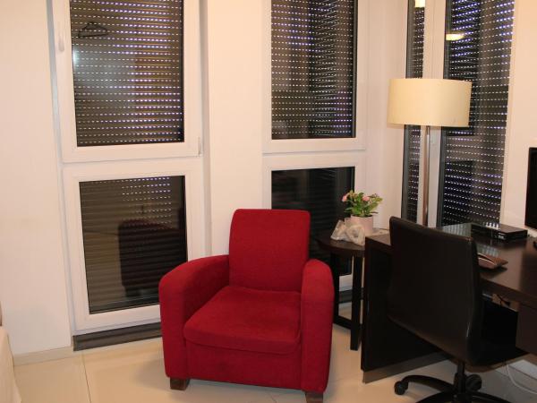 Lovely Studio Cologne West - Neues Momomotel : photo 5 de la chambre chambre double Économique