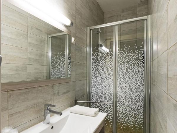 Hôtel Restaurant l'Aubergade : photo 1 de la chambre chambre quadruple