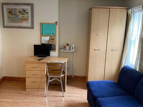 Seven Dials Hotel Annexe : photo 10 de la chambre chambre quadruple