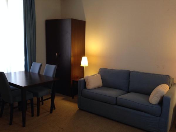 Appart'hôtel Saint Jean : photo 1 de la chambre appartement (5 adultes)