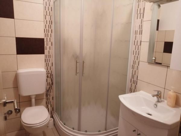 Apartments & Rooms Krecak Sibenik : photo 1 de la chambre chambre lits jumeaux avec balcon