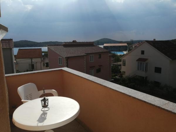 Apartments & Rooms Krecak Sibenik : photo 2 de la chambre chambre double