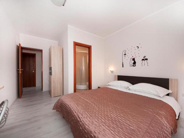 Apartments & Rooms Krecak Sibenik : photo 2 de la chambre chambre double avec balcon