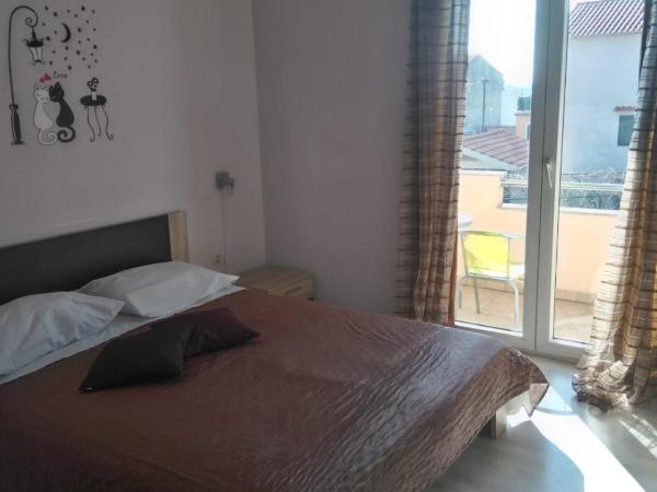 Apartments & Rooms Krecak Sibenik : photo 8 de la chambre chambre double avec balcon