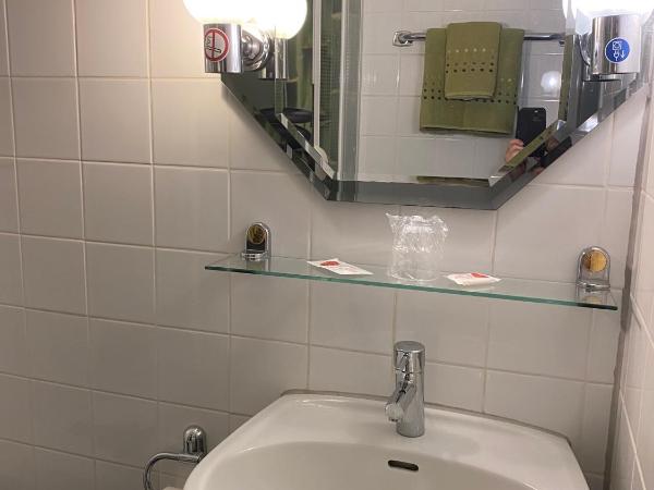 Hotel Gunia : photo 4 de la chambre chambre simple standard avec douche