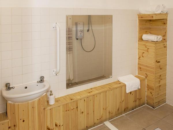 The Queens Head : photo 3 de la chambre chambre double avec salle de bains privative