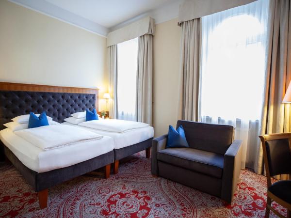 Hotel Kaiserhof Wien : photo 1 de la chambre chambre classique double ou lits jumeaux avec lit d'appoint