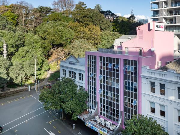 Frienz Backpacker : photo 9 de la chambre lit dans dortoir mixte de 12 lits
