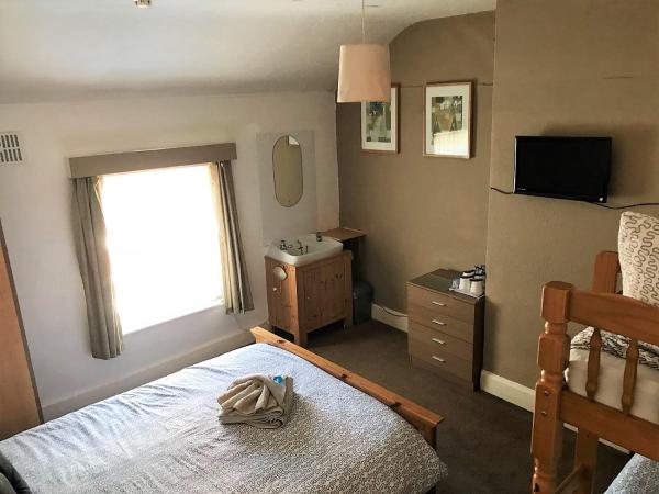 Westbourne House : photo 3 de la chambre chambre quadruple avec salle de bains commune