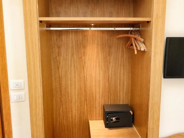 Hotel Tourist : photo 10 de la chambre chambre double classique avec balcon