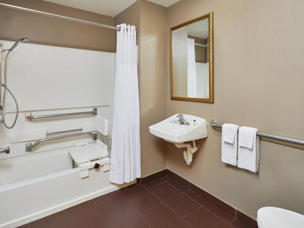 Staybridge Suites Orlando South, an IHG Hotel : photo 6 de la chambre chambre avec 2 lits queen-size - baignoire accessible aux personnes à mobilité réduite - non-fumeurs