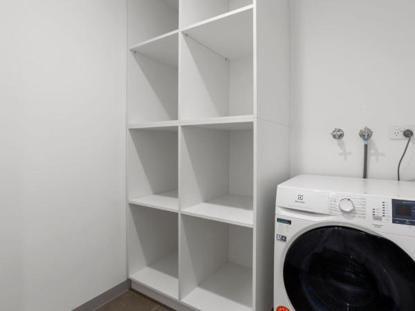 The Sebel Melbourne Moonee Ponds : photo 5 de la chambre appartement 1 chambre lit king-size avec balcon