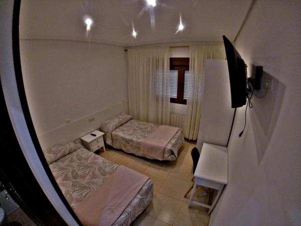 Pension El Figon : photo 1 de la chambre chambre lits jumeaux