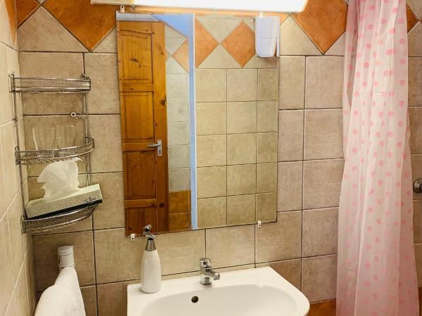 Egria Apartments : photo 9 de la chambre chambre double ou lits jumeaux Économique