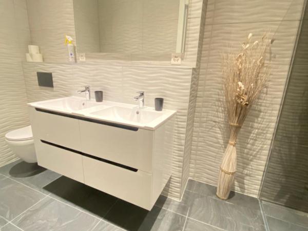 B&B Guest House Du Lac : photo 4 de la chambre chambre double - vue sur montagne