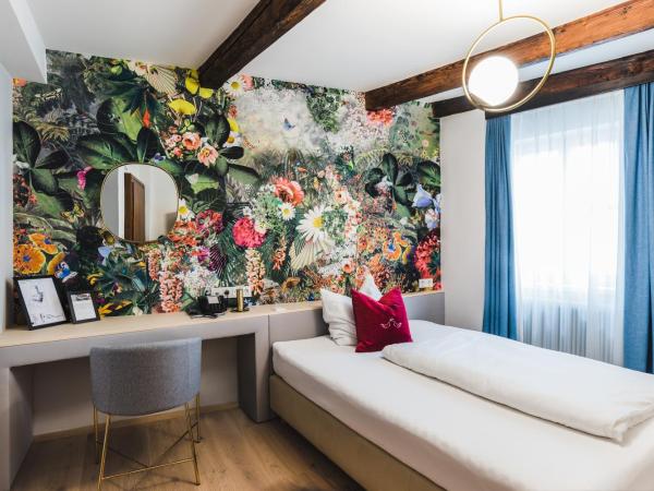 Altstadthotel Weisse Taube : photo 1 de la chambre chambre simple confort