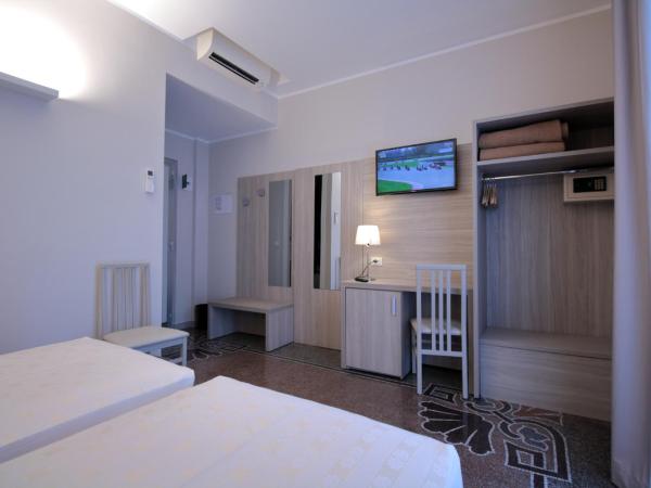 Hotel Vittoria : photo 3 de la chambre chambre lits jumeaux avec balcon