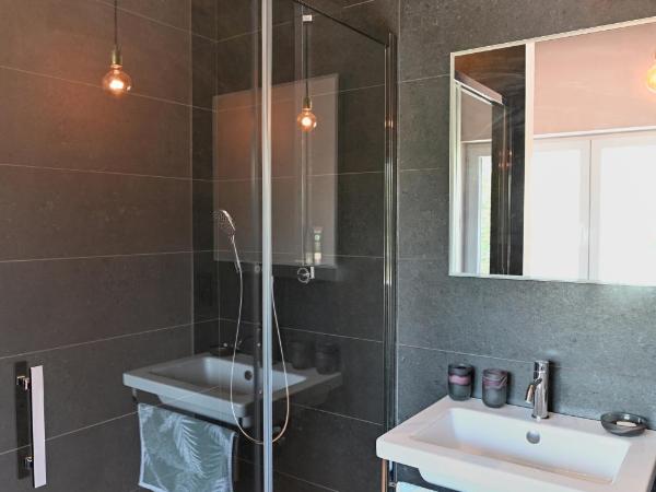Nova Zembla : photo 5 de la chambre chambre double avec salle de bains privative