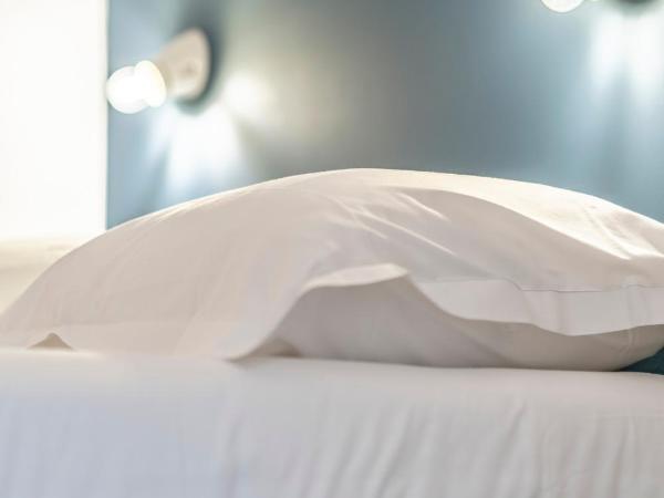 Monsieur Miot Concept Hotel - Bastia centre : photo 9 de la chambre chambre triple confort