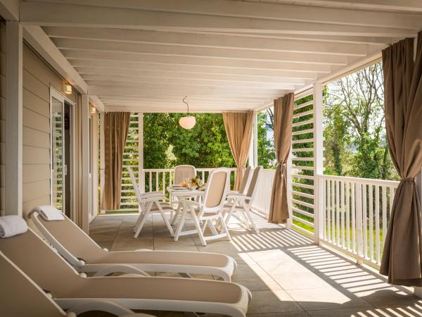 Maistra Camping Amarin Mobile homes : photo 1 de la chambre mobile home familial