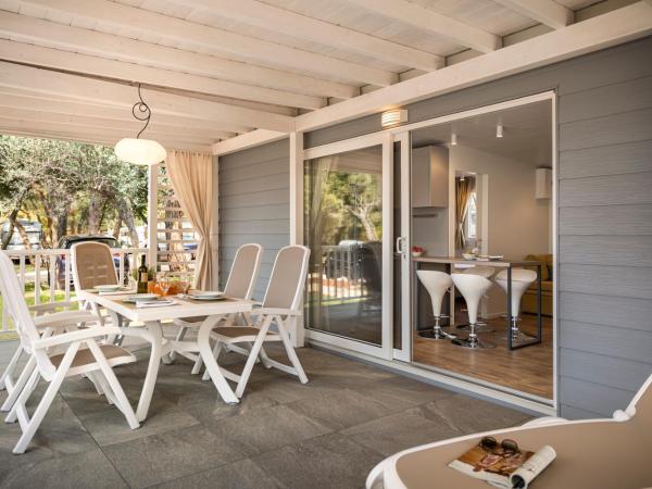 Maistra Camping Amarin Mobile homes : photo 3 de la chambre mobile home standard