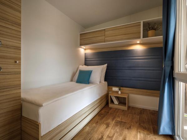 Maistra Camping Amarin Mobile homes : photo 8 de la chambre mobile home familial