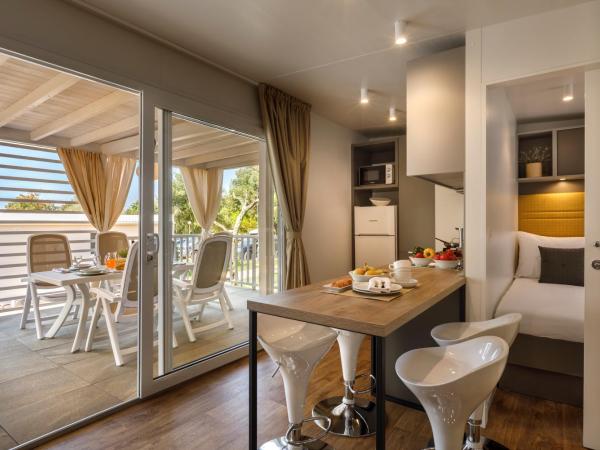 Maistra Camping Amarin Mobile homes : photo 6 de la chambre mobile home standard