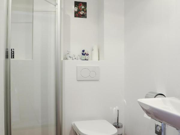 Hotel Jesse : photo 5 de la chambre chambre quadruple avec salle de bains privative