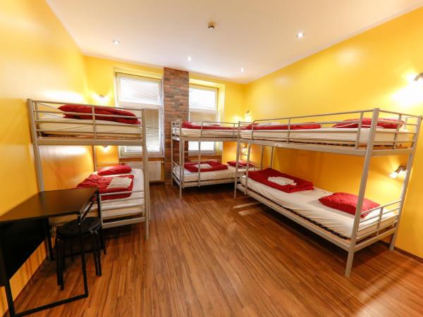 Do Step Inn Home - Hotel & Hostel : photo 8 de la chambre lit dans dortoir mixte de 6 lits