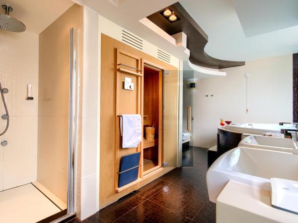 Damianii Luxury Boutique Hotel & Spa : photo 3 de la chambre suite de luxe avec spa - sauna privé et bain à remous intérieur et extérieur sur terrasse - vue sur mer