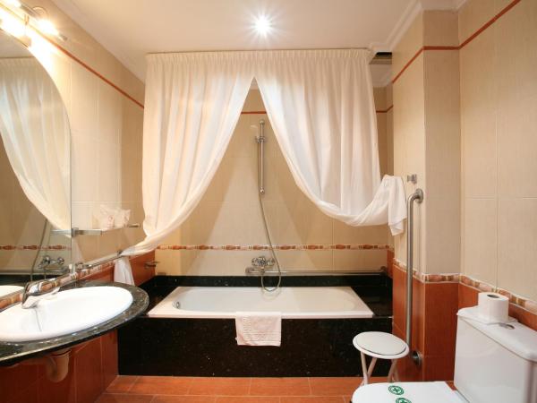 Hotel Canadá : photo 2 de la chambre chambre lit queen-size - accessible aux personnes à mobilité réduite