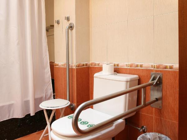 Hotel Canadá : photo 3 de la chambre chambre lit queen-size - accessible aux personnes à mobilité réduite