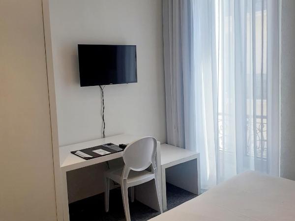 Hôtel P.L.M. : photo 8 de la chambre chambre double standard