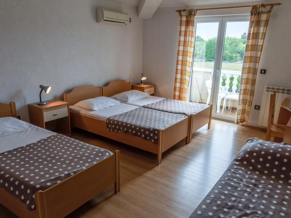 Guesthouse Palombaro : photo 2 de la chambre chambre double ou lits jumeaux deluxe avec terrasse