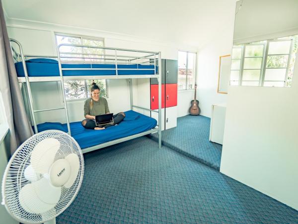 Somewhere To Stay Backpackers : photo 1 de la chambre lit dans dortoir mixte de 6 lits avec salle de bains privative