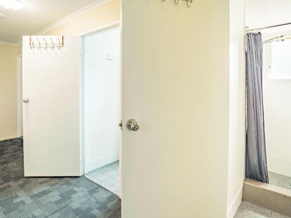 Somewhere To Stay Backpackers : photo 5 de la chambre lit dans dortoir mixte de 8 lits avec salle de bains commune