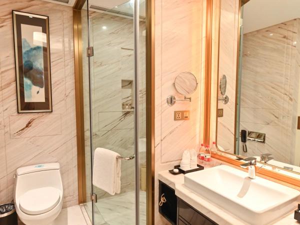 Wyndham Qingdao : photo 4 de la chambre chambre lit king-size de luxe - vue sur ville