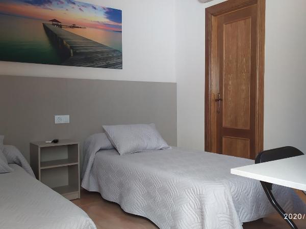 Las Rosas : photo 9 de la chambre chambre lits jumeaux avec salle de bains privative