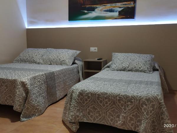 Las Rosas : photo 2 de la chambre chambre triple avec salle de bains privative