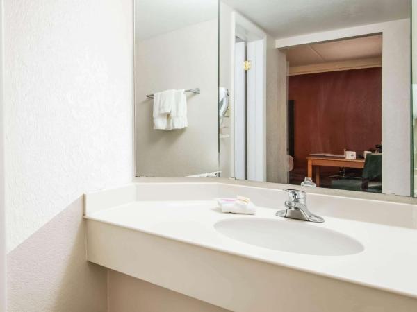 La Quinta Inn by Wyndham Colorado Springs Garden of the Gods : photo 3 de la chambre chambre premier avec 2 lits doubles