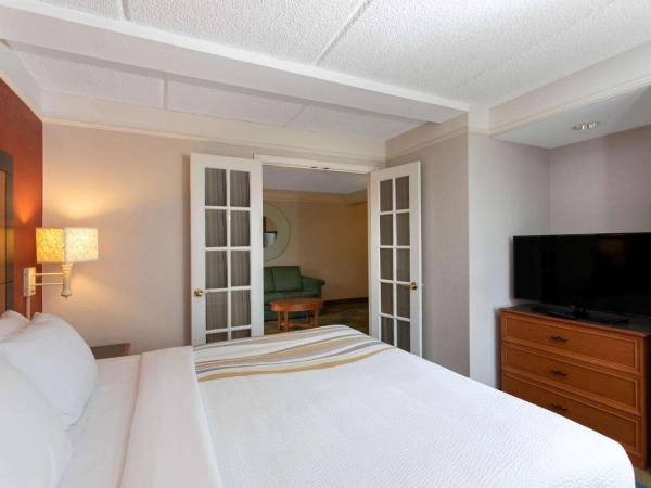 La Quinta by Wyndham Jacksonville Butler Blvd : photo 1 de la chambre suite lit king-size