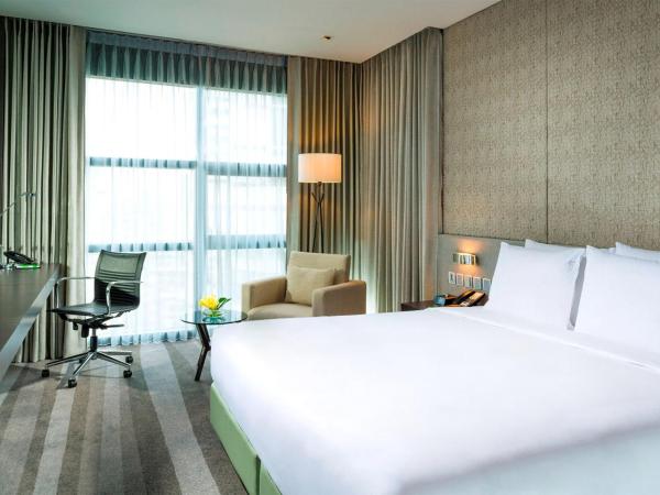 Holiday Inn Bangkok Sukhumvit, an IHG Hotel : photo 2 de la chambre chambre lit king-size ou lits jumeaux deluxe