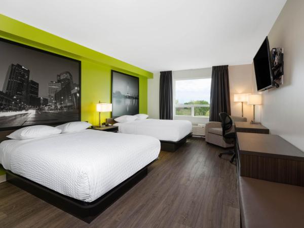 Super 8 by Wyndham Winnipeg East MB : photo 5 de la chambre chambre avec 2 lits queen-size - non-fumeurs