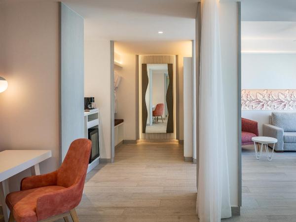 Catalonia Grand Costa Mujeres All Suites & Spa - All Inclusive : photo 7 de la chambre hébergement deluxe romance privilège avec accès direct à la piscine