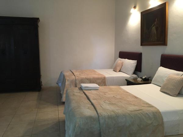 Hotel Mejorada Merida : photo 1 de la chambre chambre lits jumeaux
