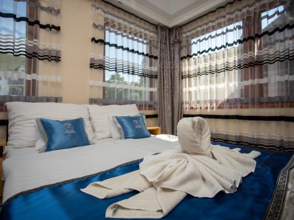 Illés Hotel : photo 2 de la chambre chambre familiale