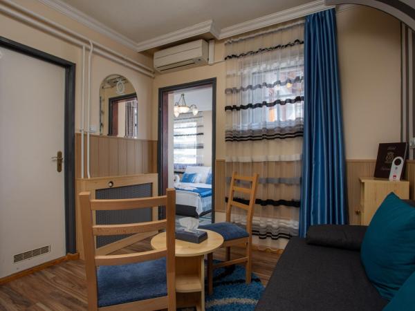 Illés Hotel : photo 6 de la chambre chambre familiale