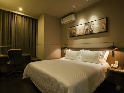 Jinjiang Inn Select Wuxi Nanchang Street Huaqing Bridge Metro Station : photo 1 de la chambre chambre affaires c