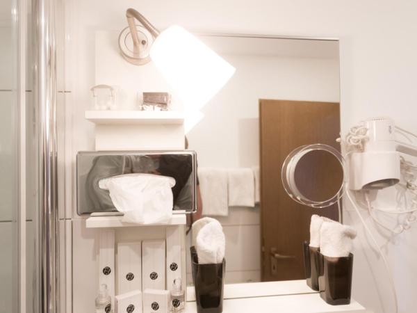 Oberkasseler Hof Bonn : photo 3 de la chambre chambre double