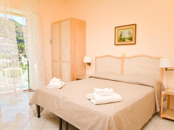 Hotel Maremonti : photo 4 de la chambre chambre double ou lits jumeaux classique avec balcon